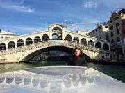 Venedig (Verfassungsbr&uuml;cke) - Justin in einem Wassertaxi.
