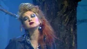 Eine neue Runde im großen Hit-Sommer. Musik nonstop mit Cyndi Lauper (Foto), Cliff Richard, Vaya Con Dios, den Puhdys, Manfred Krug, Mike Oldfield, Roger Chapman und vielen mehr.