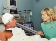 Marius Zimmermann (Moritz Führmann) macht seiner Mutter (Marina Krogul) schwerer Vorwürfe, dass er zu sehr in die Rolle des verstorbenen Vaters gedrängt worden sei und nur deshalb dem Alkohol verfiel. Marius Zimmermann (Moritz Führmann) macht seiner Mutter (Marina Krogul) schwerer Vorwürfe, dass er zu sehr in die Rolle des verstorbenen Vaters gedrängt worden sei und nur deshalb dem Alkohol verfiel.