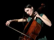 ARD MANKELLS WALLANDER - DIE CELLOSPIELERIN (cellisten) , S/D 2009, Regie Stephan Apelgren, am Sonntag (01.07.12) um 21:45 Uhr im Ersten. Die Solo-Cellistin Irina Konchalevska (Sandra Stojiljkovic) ist eine Virtuosin an ihrem Instrument, doch nun hat die Russenmafia sie im Visier. ARD MANKELLS WALLANDER - DIE CELLOSPIELERIN (cellisten) , S/D 2009, Regie Stephan Apelgren, am Sonntag (01.07.12) um 21:45 Uhr im Ersten. Die Solo-Cellistin Irina Konchalevska (Sandra Stojiljkovic) ist eine Virtuosin an ihrem Instrument, doch nun hat die Russenmafia sie im Visier.