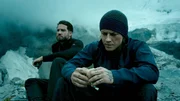 Bodhi (&Eacute;dgar Ramirez, l.); Utah (Luke Bracey, r.)