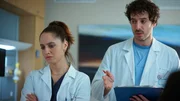 Giulia Giordano (Matilde Gioli) und Riccardo Bonvegna (Pierpaolo Spollon)