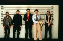 L-R: Hockney (Kevin Pollack), McManus (Stephen Baldwin), Fenster (Benicio Del Toro), Keaton (Gabriel Byrne), Verbal (Kevin Spacey)