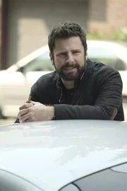 Gary Mendez (James Roday Rodriguez).