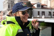 Die Polizistin Lorenza Mariutti liebt ihren Job auf den Wasserstraßen von Venedig, besonders jetzt im Winter, wenn wenig los ist.