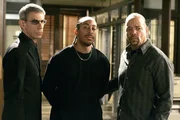 Als John Munch (Richard Belzer, l.) und Odafin Tutuola (Ice-T, r.) den Mörder Darius Parker (Chris 'Ludacris' Bridges) festnehmen, erhalten sie zusätzlich noch eine verwunderliche Nachricht. Der Mörder ist angeblich Detectives Tutuola Stiefsohn. Als John Munch (Richard Belzer, l.) und Odafin Tutuola (Ice-T, r.) den Mörder Darius Parker (Chris 'Ludacris' Bridges) festnehmen, erhalten sie zusätzlich noch eine verwunderliche Nachricht. Der Mörder ist angeblich Detectives Tutuola Stiefsohn.