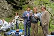 Tod beim Geocaching: Die Rosenheimer Ermittler Hansen (Igor Jeftic, 2.v.l.), Hartl (Michael A. Grimm, r.), Mohr (Max Müller, 2.v.r.) und Dr. Eckstein (Petra Einhoff, l.) haben es mit einem raffinierten Fall zu tun.