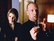 Eames (Kathryn Erbe) setzt den Kosmetiker Jason (David Drake) unter Druck. Hat er mit dem Botox-Mord zu tun?