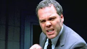 Detective Goren (Vincent D'Onofrio) l&auml;sst nicht locker: Er hat den M&ouml;rder an der Angel!