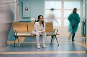 Jasmin Hatem (Leslie-Vanessa Lill) geht die Geschichte einer Patientin sehr, sehr nahe.
