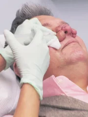 Tony feels like a monster and hardly dares to go out in public. His last hope is Dr. Lee. Tony feels like a monster and hardly dares to go out in public. His last hope is Dr. Lee.