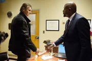 Bryan Mills (Liam Neeson, l.) ist der Hauptverd&auml;chtige eines grausamen Mordes. Kann er Franck Dotzler (Forest Whitaker), den zust&auml;ndigen Inspektor von seiner Unschuld &uuml;berzeugen?