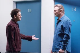 Stuart St. John (Dougray Scott, l.) plagt die Eifersucht. Er f&uuml;hlt sich von dem Ex-Mann seiner Frau, Bryan Mills (Liam Neeson) bedroht. Kann er ihn davon &uuml;berzeugen, etwas Abstand zu nehmen?