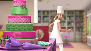 Leider kann Barbie nicht dabei sein und &uuml;berl&auml;sst Skipper die Party-Organisation. Auch ihre Torte muss sie zur&uuml;cklassen.