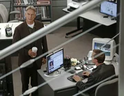 Müssen einen neuen Fall untersuchen: Gibbs (Mark Harmon, l.) und McGee (Sean Murray, r.) ...