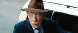 Roy Courtnay (Ian McKellen)