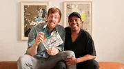 Von links: Sebastian Winkler und Simon Pearce am Set der neuen Sketch-Comedy Serie "Bappas".