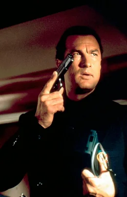 Casey Ryback (Steven Seagal) muss einem verr&uuml;ckten Computer-Genie das Handwerk legen, bevor dieser seine Pl&auml;ne in die Tat umsetzt.