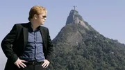 Nachdem Horatios (David Caruso) Ehefrau Marisol in einem Kugelhagl starb, sinnt dieser auf Rache. Er fliegt nach Rio de Janeiro, um Antonio Riaz zur Strecke zu bringen, der den Mord an Marisol in Auftrag gegeben hat... Nachdem Horatios (David Caruso) Ehefrau Marisol in einem Kugelhagl starb, sinnt dieser auf Rache. Er fliegt nach Rio de Janeiro, um Antonio Riaz zur Strecke zu bringen, der den Mord an Marisol in Auftrag gegeben hat...
