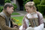 Robert Dudley (Tom Hardy) und Queen Elizabeth I (Anne-Marie Duff)