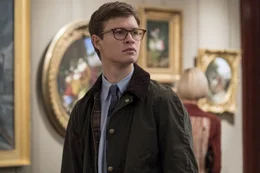 Theo (Ansel Elgort)