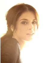 Detective Carolyn Barek (Annabella Sciorra). Detective Carolyn Barek (Annabella Sciorra).