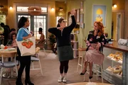 (v.l.n.r.) Randi (Kyla Pratt); Kat (Mayim Bialik); Sheila (Swoosie Kurtz)