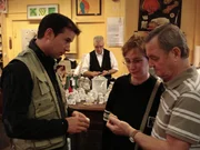 Siegfried und Madeleine trennen sich von ihren Schätzen. Siegfried und Madeleine trennen sich von ihren Schätzen.