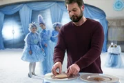 Sascha (Simon Böer) muss als zweite weihnachliche Prüfung einen besonderen Keks backen. Sascha (Simon Böer) muss als zweite weihnachliche Prüfung einen besonderen Keks backen.