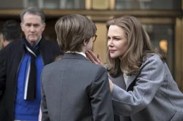 L-R: Junger Theo Decker (Oakes Fegley) und Frau Barbour (Nicole Kidman)