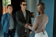 Alexander Haller (Philipp Hochmair) und Kommissarin Laura Janda (Jaschka Lämmert, li.) such die Witwe Solveig (Florence Kasumba, re.) auf. Alexander Haller (Philipp Hochmair) und Kommissarin Laura Janda (Jaschka Lämmert, li.) such die Witwe Solveig (Florence Kasumba, re.) auf.