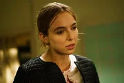 Ohne "Teamkameraden", die ihr im Weg stehen, will Villanelle (Jodie Comer) den Job nun selbst zu Ende bringen. Ohne "Teamkameraden", die ihr im Weg stehen, will Villanelle (Jodie Comer) den Job nun selbst zu Ende bringen.