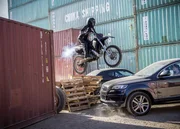 In order to locate Arkady in Russia, the NCIS team goes undercover with his daughter, Anna (Bar Paly), at a gala in Los Angeles to gain access to the Russian Consul General's computer.