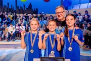 Geschafft! Stolz präsentiert das Rateteam aus Sindelfingen/Deutschland seine Medaillen.