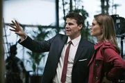 Booth (David Boreanaz) und Brennan (Emily Deschanel) versuchen im n&auml;heren Arbeitsumfeld des Opfers mehr Informationen zu bekommen. Sie haben nicht viel Zeit, da sich die Leiche in Form von sch&auml;umender Masse langsam aufl&ouml;st.
