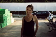 In der Gärtnerei ihrer Schwiegermutter will Sandra (Lisa Hagmeister) ihren Sohn treffen – und ahnt schon, dass er sie nicht sehen will. In der Gärtnerei ihrer Schwiegermutter will Sandra (Lisa Hagmeister) ihren Sohn treffen – und ahnt schon, dass er sie nicht sehen will.