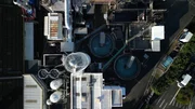 "Tefal-City" Rumilly: Das Unternehmen ist ein wichtiger Arbeitgeber in der Region Auvergne-Rh&ocirc;ne-Alpes. Viele Bewohner nehmen Missst&auml;nde stillschweigend in Kauf.