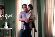 Cameron Tucker (Eric Stonestreet), Lily Tucker-Pritchett (Aubrey Anderson-Emmons).