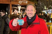 Moderator Tobias Kämmerer auf Rüdesheimer Weihnachtsmarkt.