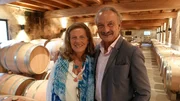 Winzerpaar Sigweis und Stephan von Neipperg im Weinkeller. Winzerpaar Sigweis und Stephan von Neipperg im Weinkeller.