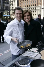 (l-r) Bobbie Flay, Mariska Hargitay as Det. Olivia Benson