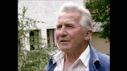 Landwirt Karl Amslinger aus Gunzenhausen hat mit 54 Jahren seinem Sohn den Hof übergeben und lebt seitdem im Austrag. Über Rechte und Pflichten, Zusammenleben und Konflikte berichten er und sein Sohn Kurt in dem Film aus der Reihe "Lebenslinien". Landwirt Karl Amslinger aus Gunzenhausen hat mit 54 Jahren seinem Sohn den Hof übergeben und lebt seitdem im Austrag. Über Rechte und Pflichten, Zusammenleben und Konflikte berichten er und sein Sohn Kurt in dem Film aus der Reihe "Lebenslinien".