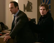 (l-r) Christopher Meloni als Det. Elliot Stabler, Shawn Reaves als Daniel Hunter