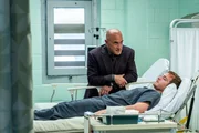 LAW & ORDER: ORGANIZED CRIME -- "Spirit In The Sky" Episode 304 -- Pictured:(l-r) Christopher Meloni as Detective Elliot Stabler, Mike Drayer as Kenny Kyle -- (Photo by: Zach Dilgard/NBC)