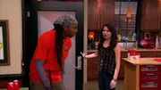L-R: T-Bo (Boogie), Carly Shay (Miranda Cosgrove)