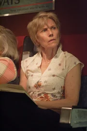 Betty Tootell bemerkt flackerndes Licht au&szlig;erhalb des Kabinenfensters