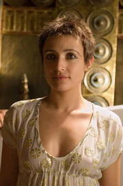 Lyndsey Marshal (Cleopatra).