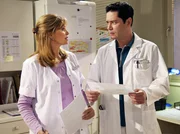 Nach langer Zeit will Dr. Philipp Brentano (Thomas Koch) endlich mal wieder einen Abend nur mit seiner Frau Arzu Ritter haben. Durch ein Missverständnis haben sich jedoch beide an verschiedenen Tagen frei genommen. Nachdem ihm Schwester Yvonne (Maren Gilzer) Arzus Dienstplan gezeigt hat, versucht Brentano mit Dr. Elena Eichhorn zu tauschen. Daraus folgt jedoch erneut ein Missverständnis. Nach langer Zeit will Dr. Philipp Brentano (Thomas Koch) endlich mal wieder einen Abend nur mit seiner Frau Arzu Ritter haben. Durch ein Missverständnis haben sich jedoch beide an verschiedenen Tagen frei genommen. Nachdem ihm Schwester Yvonne (Maren Gilzer) Arzus Dienstplan gezeigt hat, versucht Brentano mit Dr. Elena Eichhorn zu tauschen. Daraus folgt jedoch erneut ein Missverständnis.