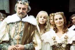 Jiř&iacute; Sov&aacute;k (K&ouml;nig Rautenstrauch V., Vater von Prinzessin Rosentraut), Marie Hor&aacute;kov&aacute; (Prinzessin Rosentraut), Milena Dvorsk&aacute; (K&ouml;nigin Hortensie, Mutter von Rosentraut)