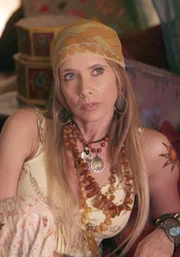 Auf dem legendären "Burning Man"-Festival lernt Malcolm Anita (Rosanna Arquette) kennen und verliebt sich in sie ... Auf dem legendären "Burning Man"-Festival lernt Malcolm Anita (Rosanna Arquette) kennen und verliebt sich in sie ...